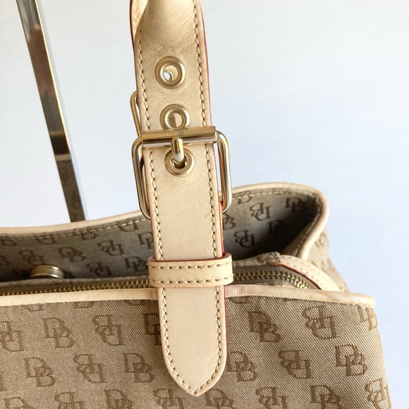 Dooney & Bourke Cream Tan Canvas Signatures Logo Cream Leather Tote Shoulder Bag - Picture 8 of 16